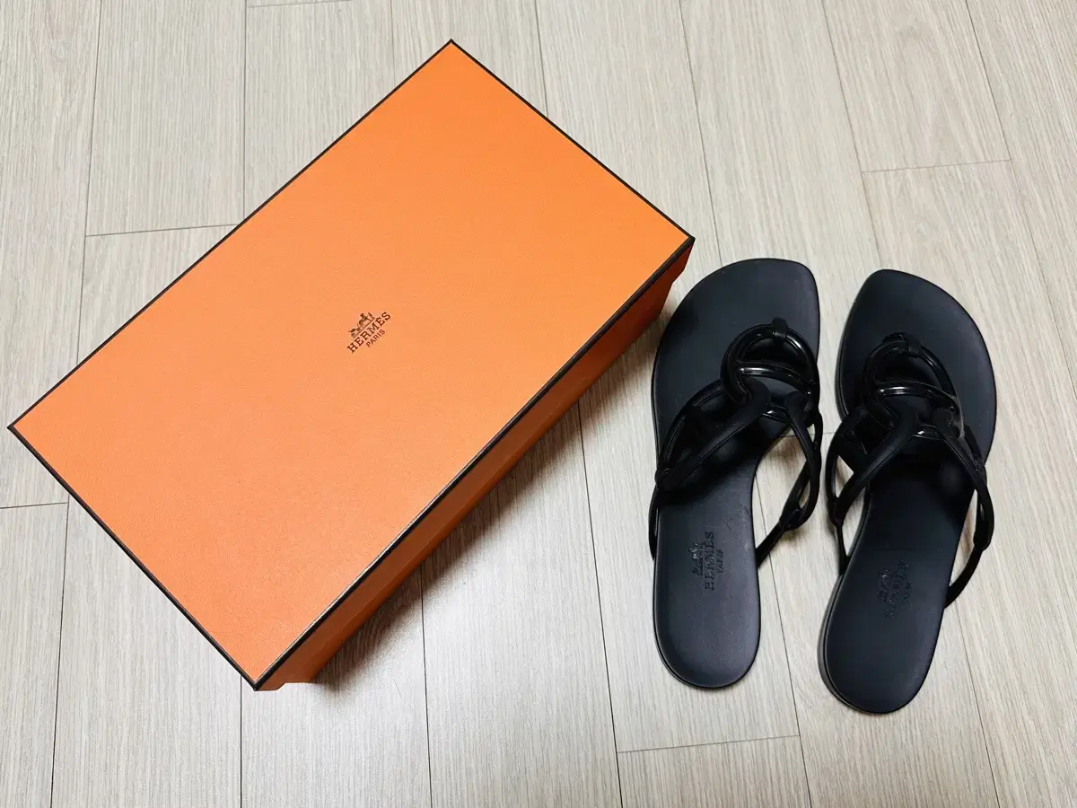 에르메스 (W) Hermes Egerie Sandal Noir 38W